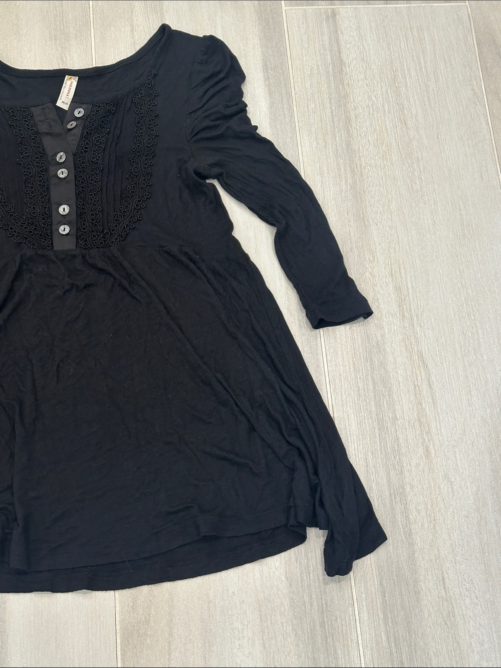 Free People XS Black 3/4 Sleeve Tunic with Button-Front Detail - Picture 5 of 12